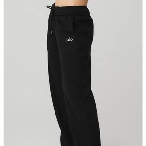 ALO Yoga Straight Leg Sweatpants